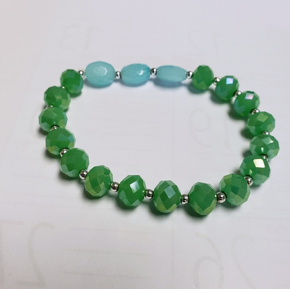 Avon stretch bracelets. Four. Shades of green. - Picture 4 of 10